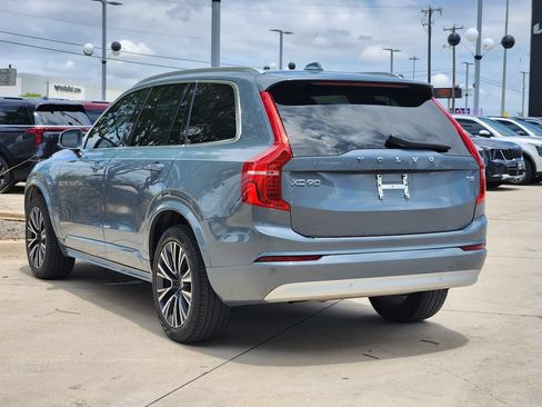 Used 2022 Volvo XC90 T5 Momentum w/ Climate Package FWD image 3