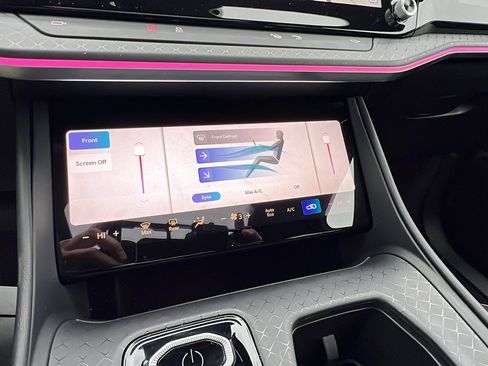 Used 2025 Jeep Wagoneer S Limited w/ Comfort Package image 34