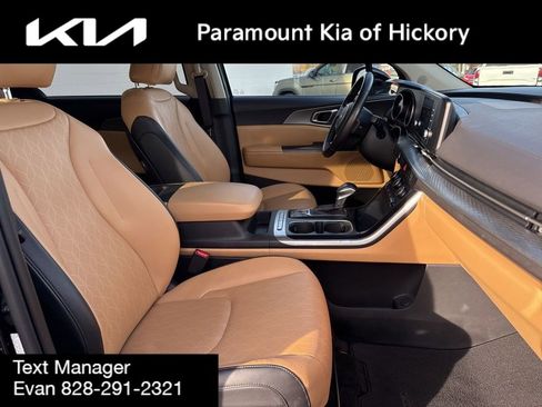 Used 2024 Kia Carnival LX image 36