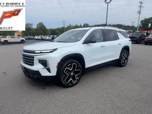 Used 2026 Chevrolet Traverse High Country w/ LPO, Floor Liner Package FWD image 7