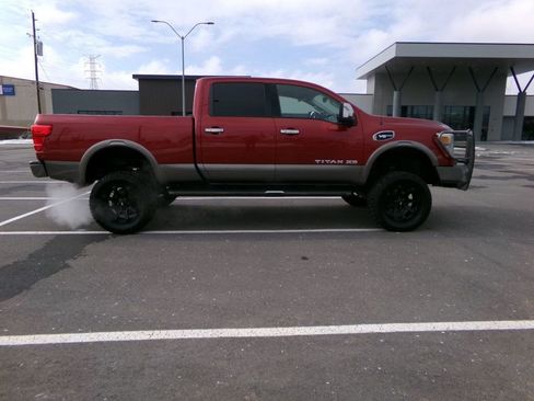 Used 2017 Nissan Titan Platinum Reserve image 5