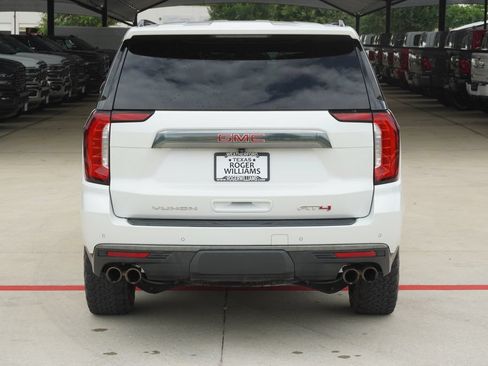 Used 2022 GMC Yukon AT4 w/ Technology Package AWD/4WD image 4