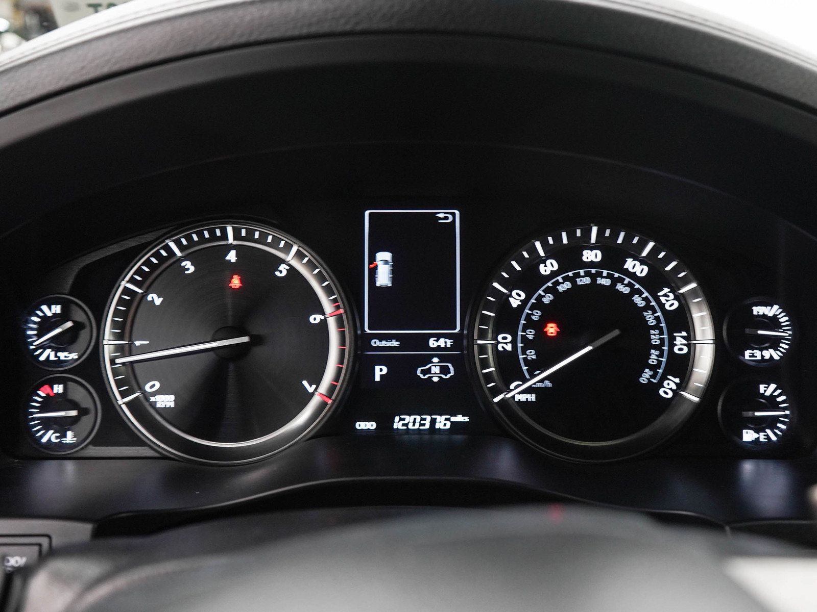 Used 2018 Lexus LX 570 4WD w/ Luxury Package image 34