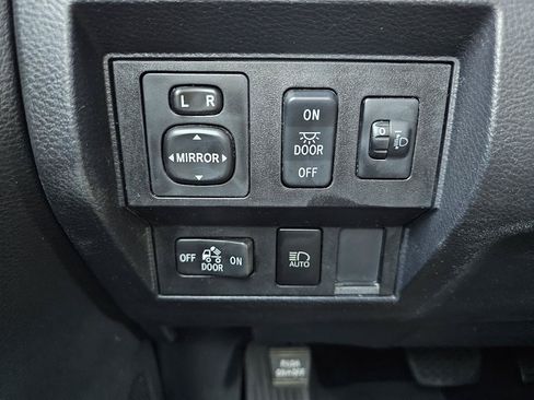 Used 2019 Toyota Tundra SR AWD/4WD image 42