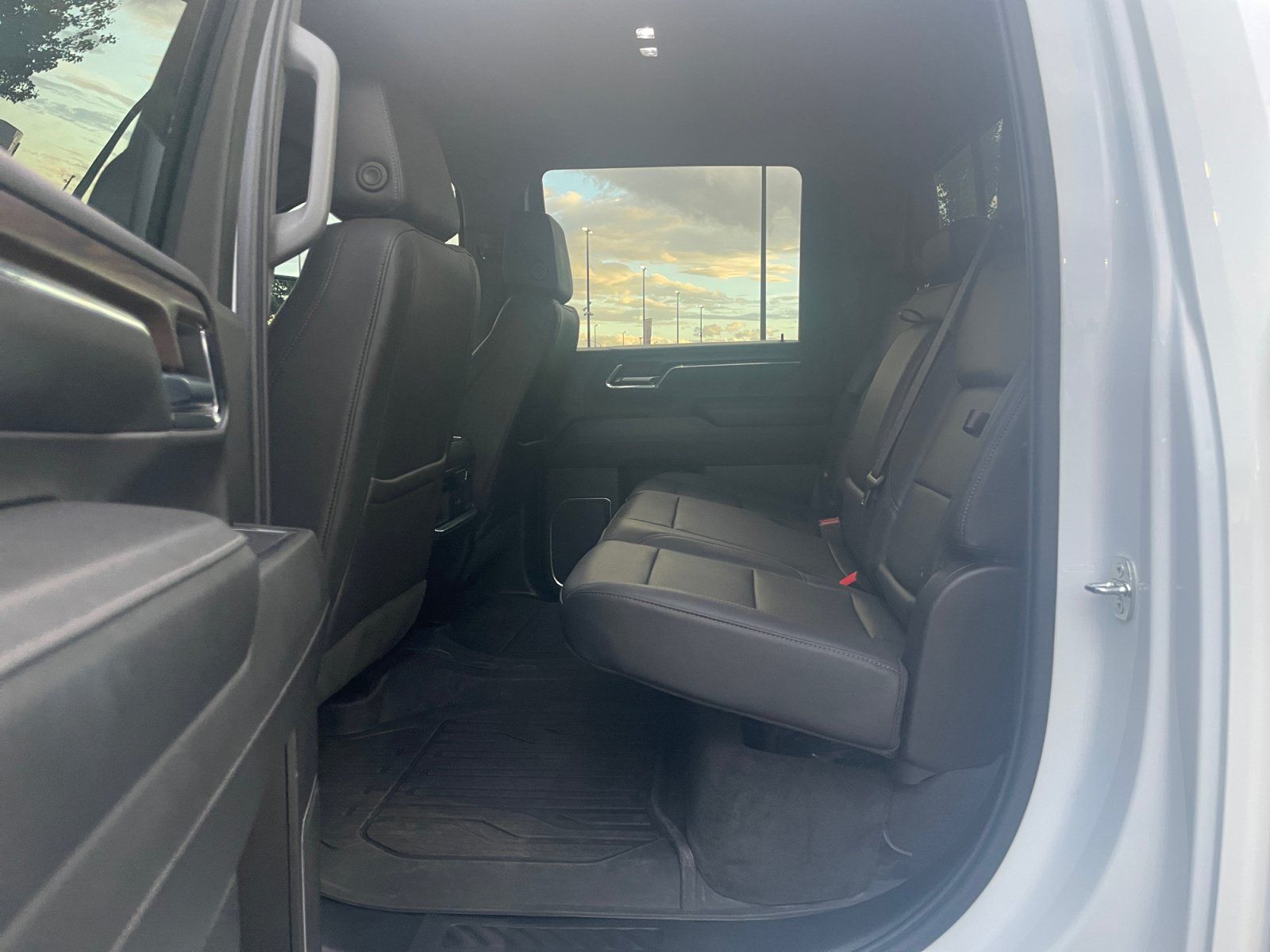 Used 2024 GMC Sierra 3500 SLT w/ SLT Convenience Package AWD/4WD image 24
