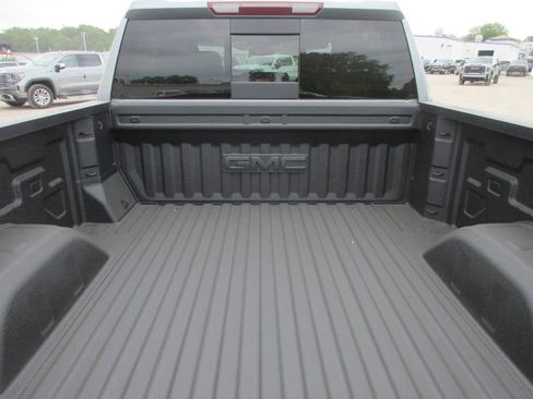 New 2026 GMC Sierra 1500 AT4 w/ AT4 Premium Package AWD/4WD image 7