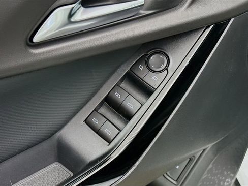 New 2026 Chevrolet Equinox LT image 19