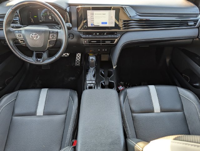 Used 2025 Toyota Camry SE FWD image 11