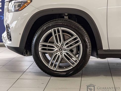 Used 2024 Mercedes-Benz GLS 450 4MATIC image 9
