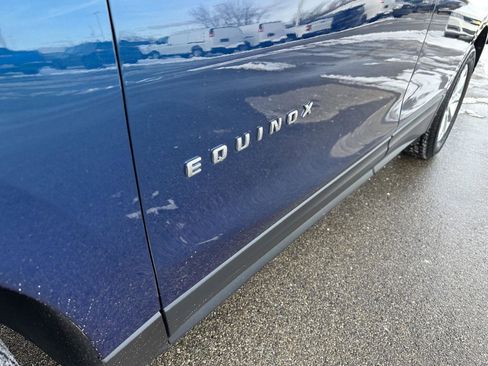 Used 2020 Chevrolet Equinox LT w/ Driver Convenience Package image 3