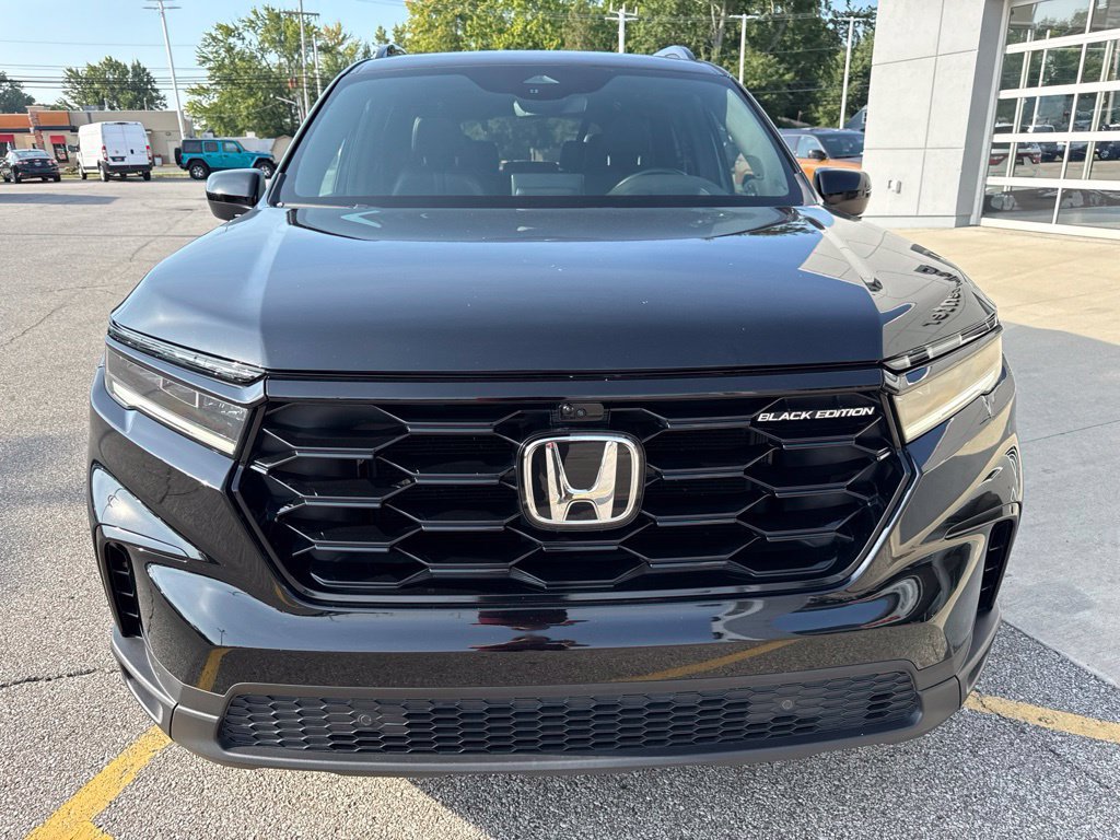 Used 2025 Honda Pilot Black Edition image 10