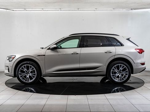 Used 2021 Audi e-tron Prestige w/ Prestige Package image 5