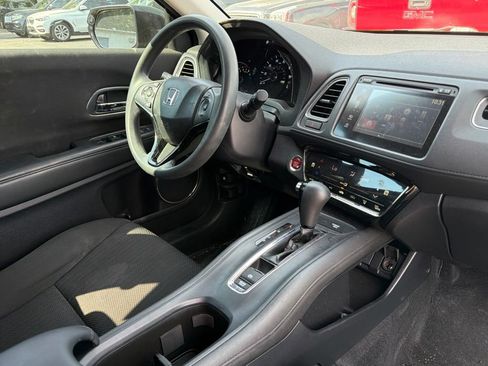 Used 2018 Honda HR-V EX image 19