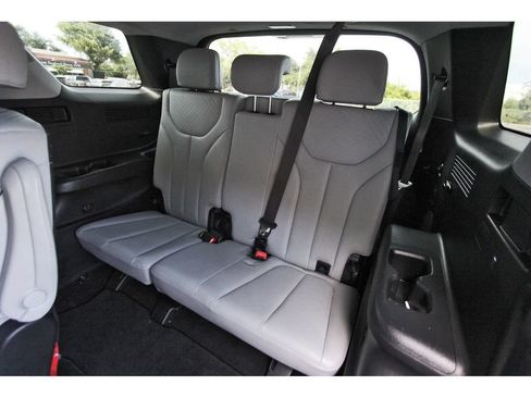 Used 2024 Hyundai Palisade SEL w/ Premium Package FWD image 15