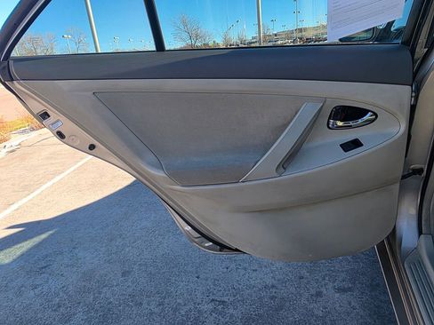 Used 2007 Toyota Camry LE image 21