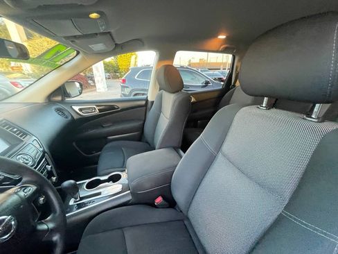 Used 2017 Nissan Pathfinder S image 30