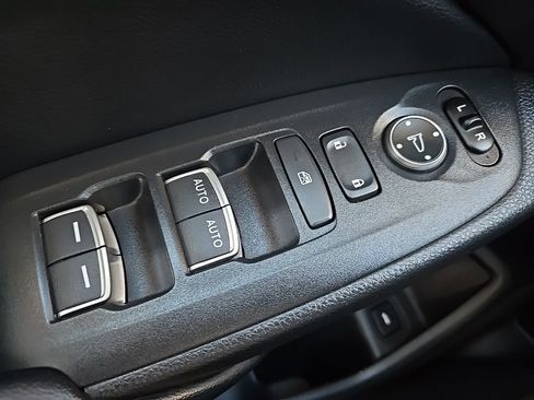 Used 2018 Honda Accord Touring image 20