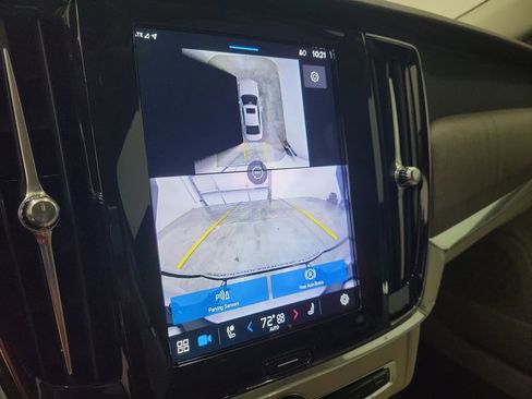 Used 2025 Volvo S90 B6 Plus image 29