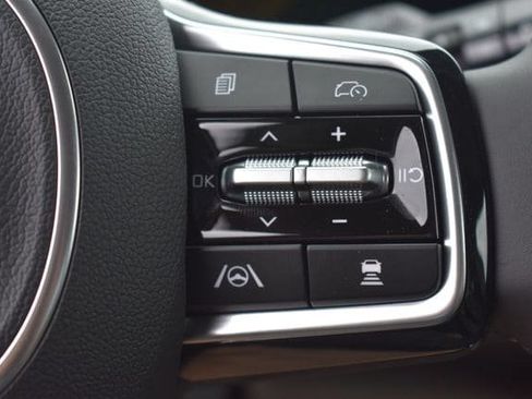 New 2026 Kia Carnival EX FWD image 27