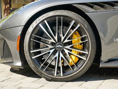 Used 2023 Aston Martin DBS Volante image 14