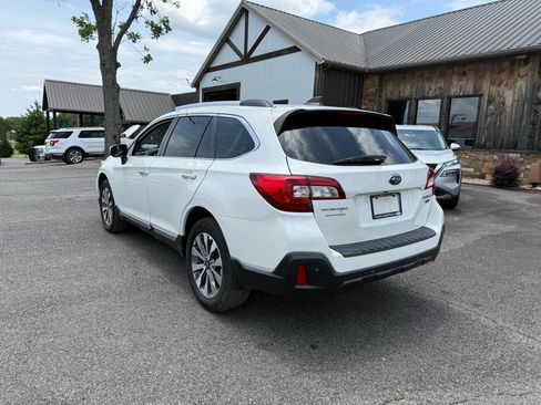 Used 2019 Subaru Outback 3.6R Touring AWD/4WD image 3