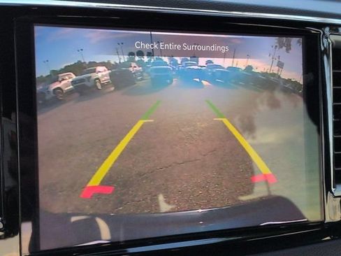 Used 2025 Chrysler Pacifica Select FWD image 19