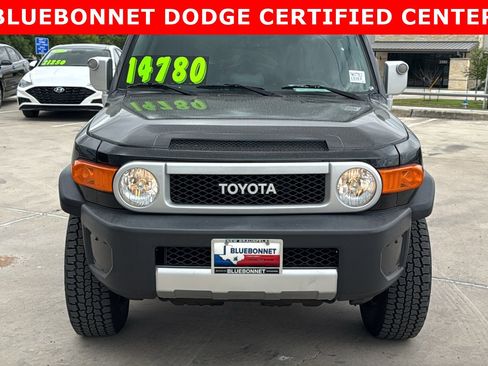 Used 2010 Toyota FJ Cruiser 4WD image 2