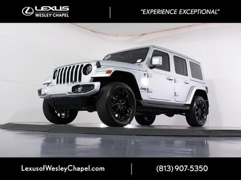 Used 2023 Jeep Wrangler Unlimited Sahara AWD/4WD image 8