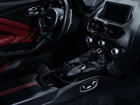 Used 2019 Aston Martin V8 Vantage Coupe RWD image 52