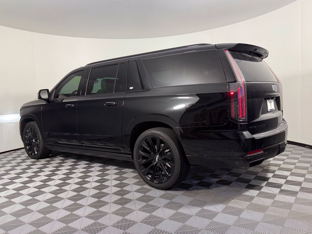 Used 2025 Cadillac Escalade ESV Sport Platinum w/ LPO, ONYX Package AWD/4WD image 3