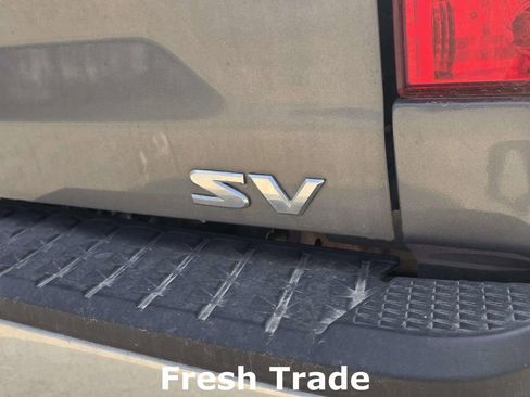 Used 2018 Nissan Titan SV image 7