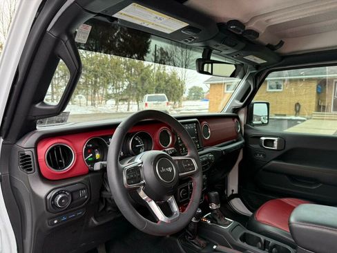 Used 2023 Jeep Wrangler Unlimited Rubicon 4xe image 26