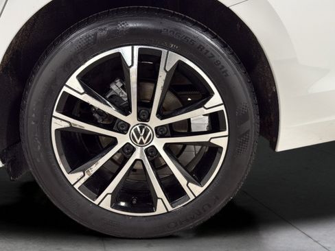 Certified 2024 Volkswagen Jetta Sport image 39