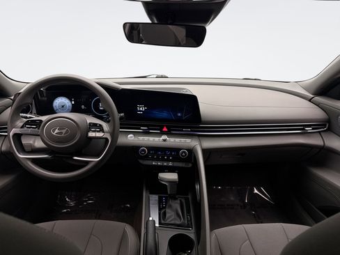 Used 2024 Hyundai Elantra SEL image 14