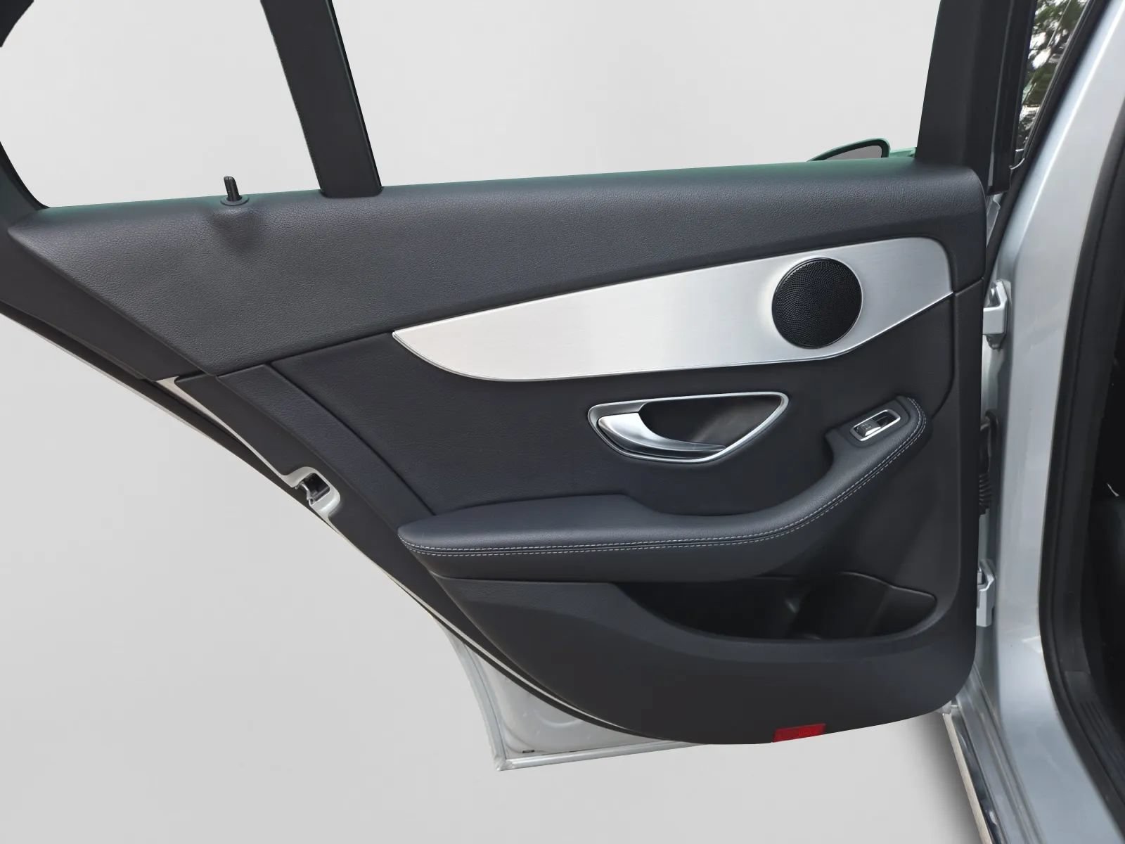 Used 2019 Mercedes-Benz C 300 Sedan image 24