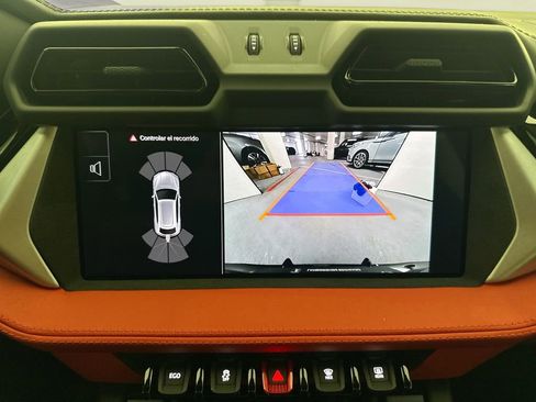 Used 2025 Lamborghini Urus Performante AWD/4WD image 14