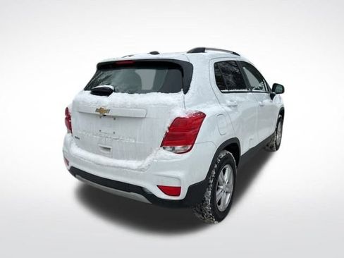 Used 2022 Chevrolet Trax LT w/ LT Convenience Package image 5