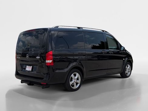 Used 2016 Mercedes-Benz Metris Passenger image 4