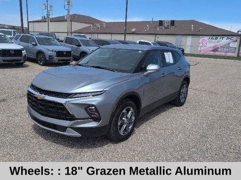 Used 2025 Chevrolet Blazer LT AWD/4WD image 14