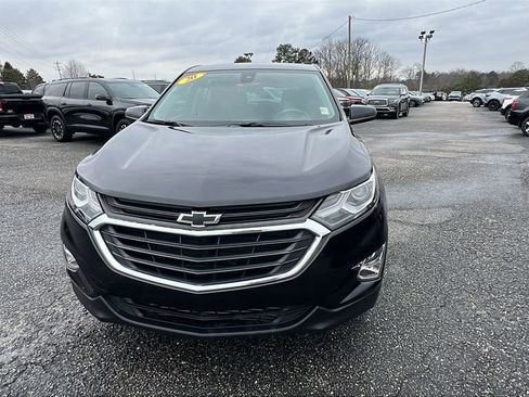 Used 2020 Chevrolet Equinox LT image 2