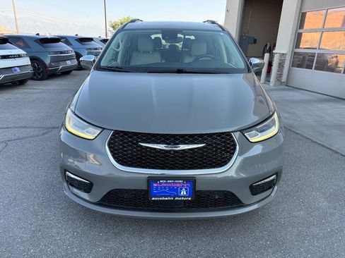 Used 2021 Chrysler Pacifica Limited w/ Premium & Safety Sphere Group AWD/4WD image 12