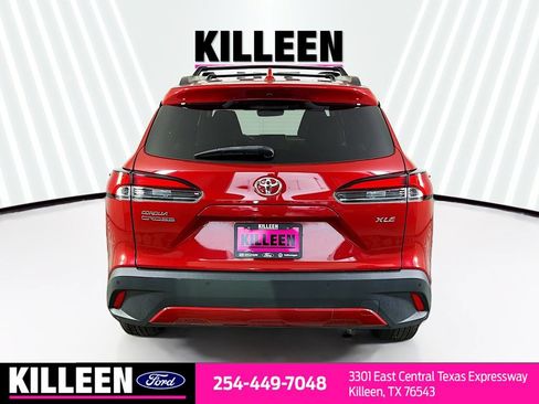 Used 2022 Toyota Corolla Cross XLE w/ Convenience Package FWD image 8