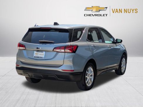 Used 2023 Chevrolet Equinox LS w/ LS Convenience Package FWD image 5