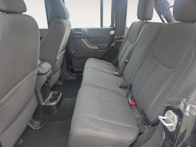 Used 2016 Jeep Wrangler Unlimited Sport w/ Connectivity Group AWD/4WD image 14