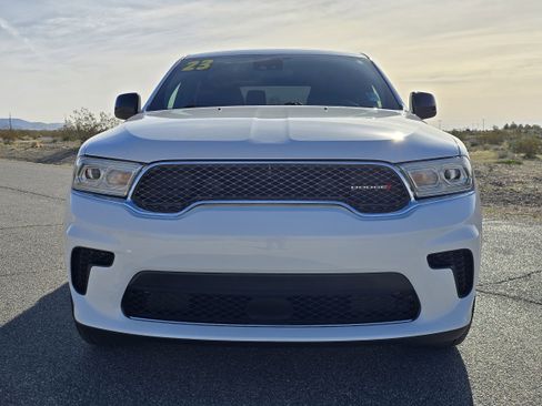 Used 2023 Dodge Durango SXT Launch Edition image 2