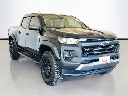 Used 2025 Chevrolet Colorado Trail Boss image 3