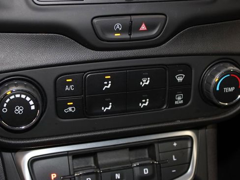 Used 2024 GMC Terrain SLE image 44