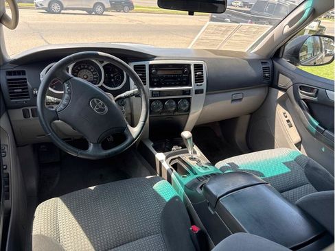 Used 2005 Toyota 4Runner SR5 RWD image 11