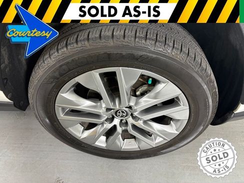 Used 2021 Toyota RAV4 Limited FWD image 10
