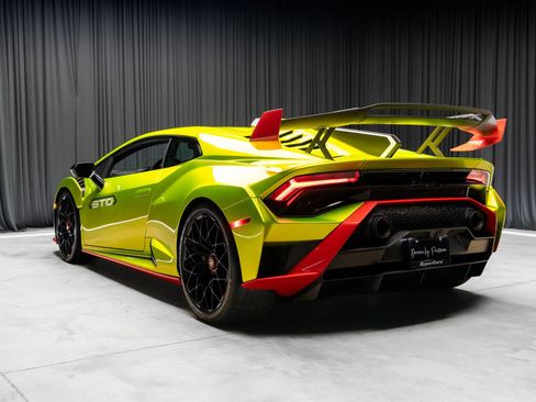 Used 2021 Lamborghini Huracan STO RWD image 37